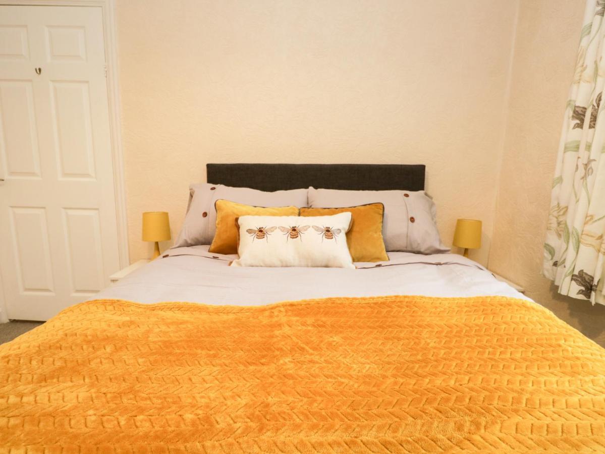 Cosy Bee Villa Morecambe Exteriör bild